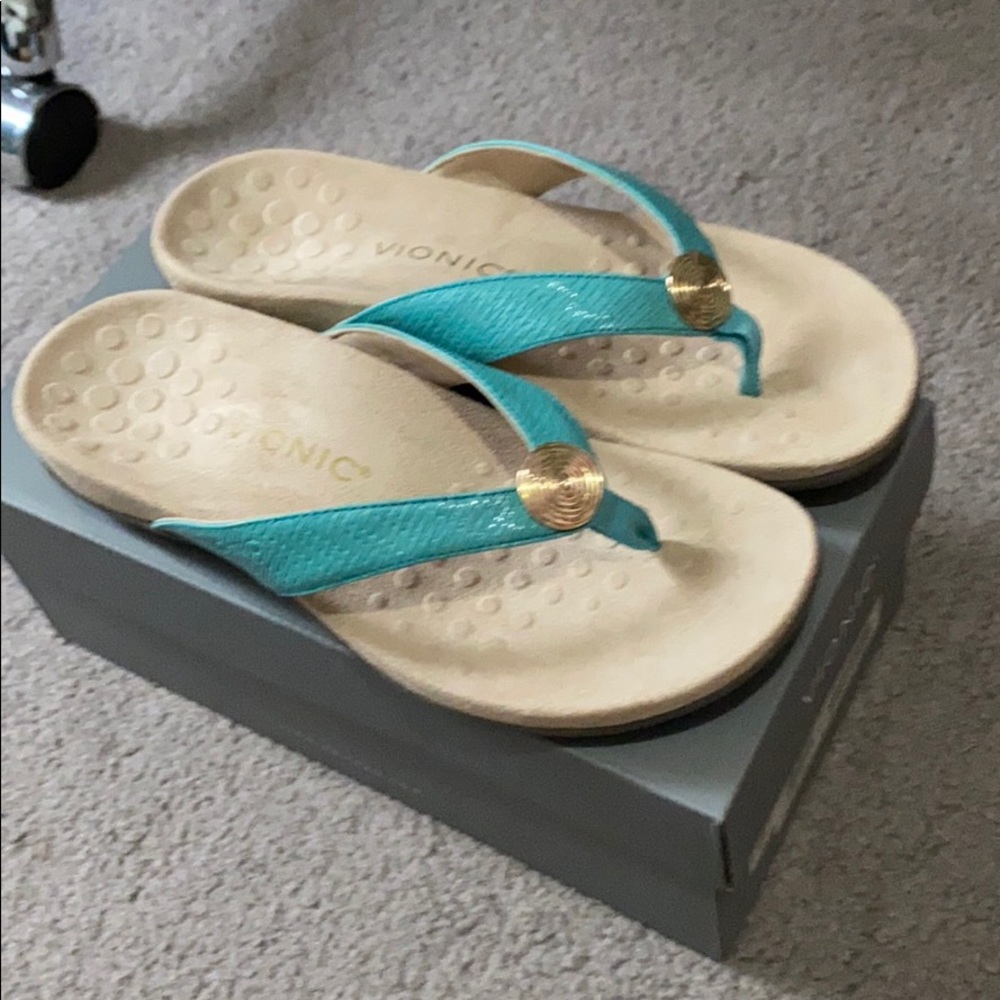Women’s vionic sandals